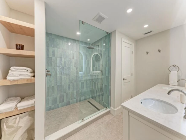 4-Bedroom Home with Private Dock in Anna Maria Island